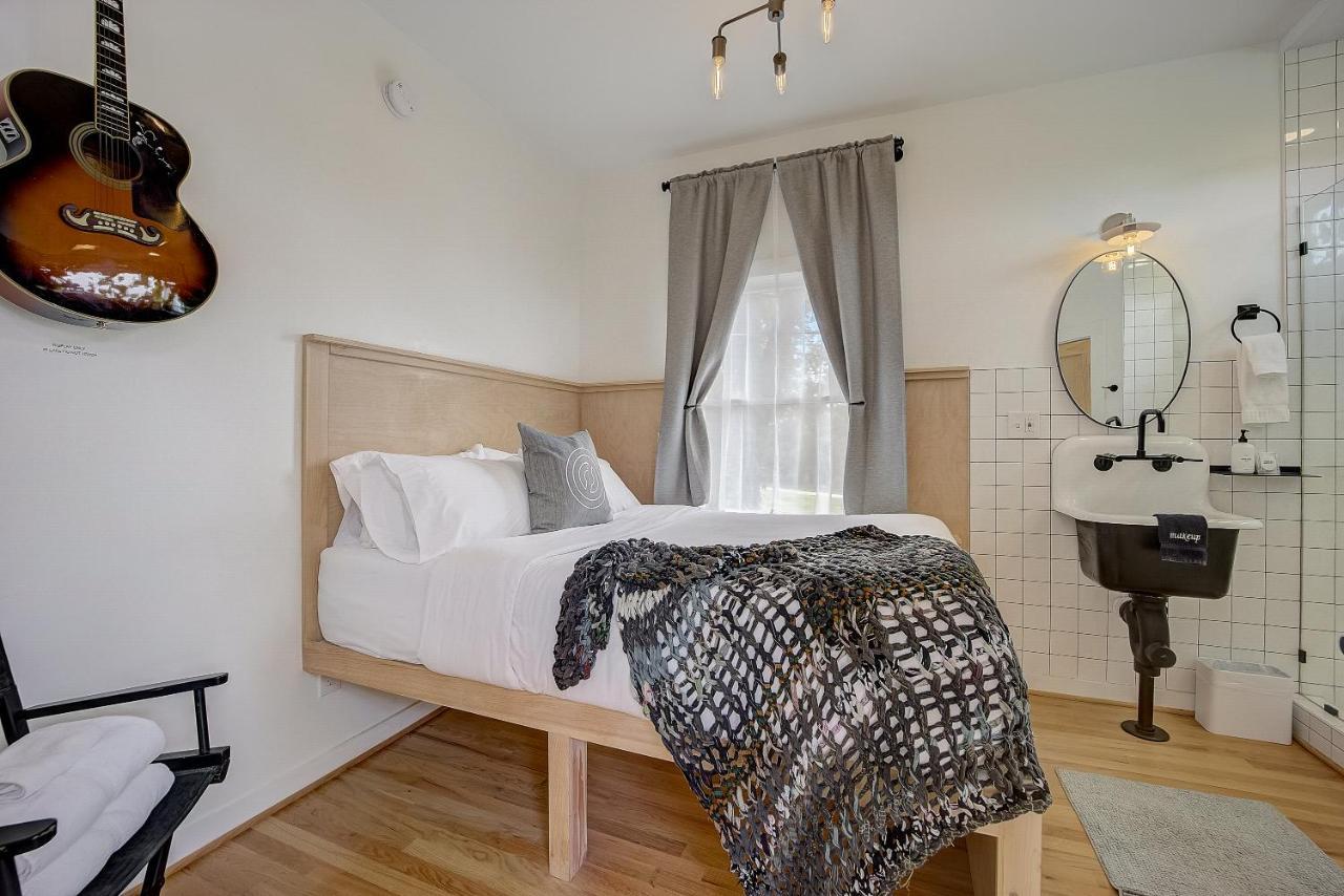 Modal Hostel Greenville Bagian luar foto